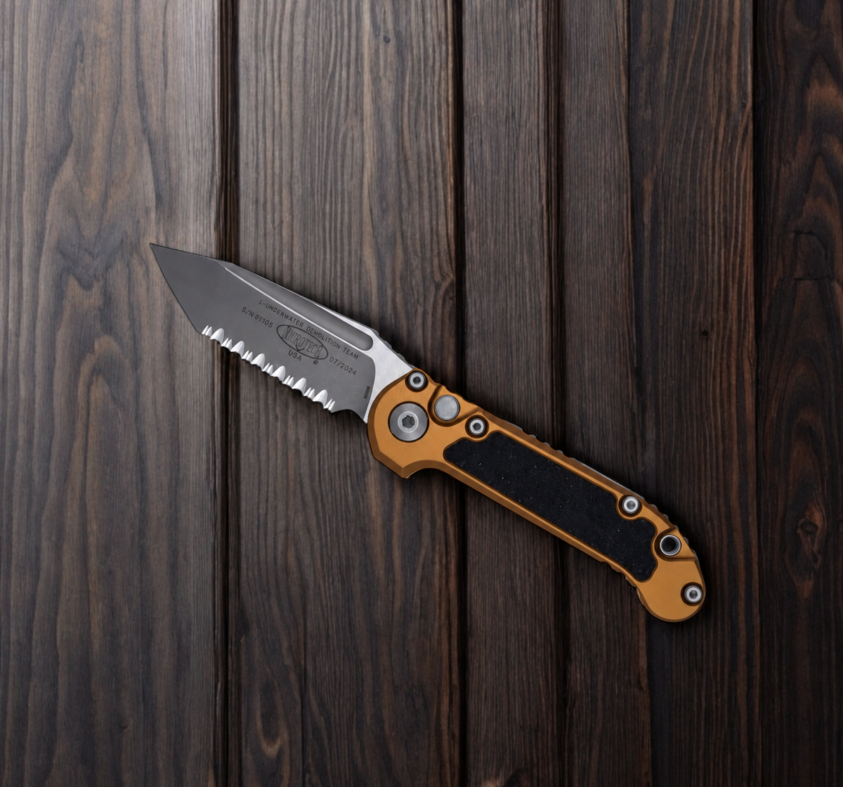 MICROTECH - LUDT T/E Gen III in Tan W/ Full Serrated Apocalyptic Blade Finish. Model # 1136-12 APTA