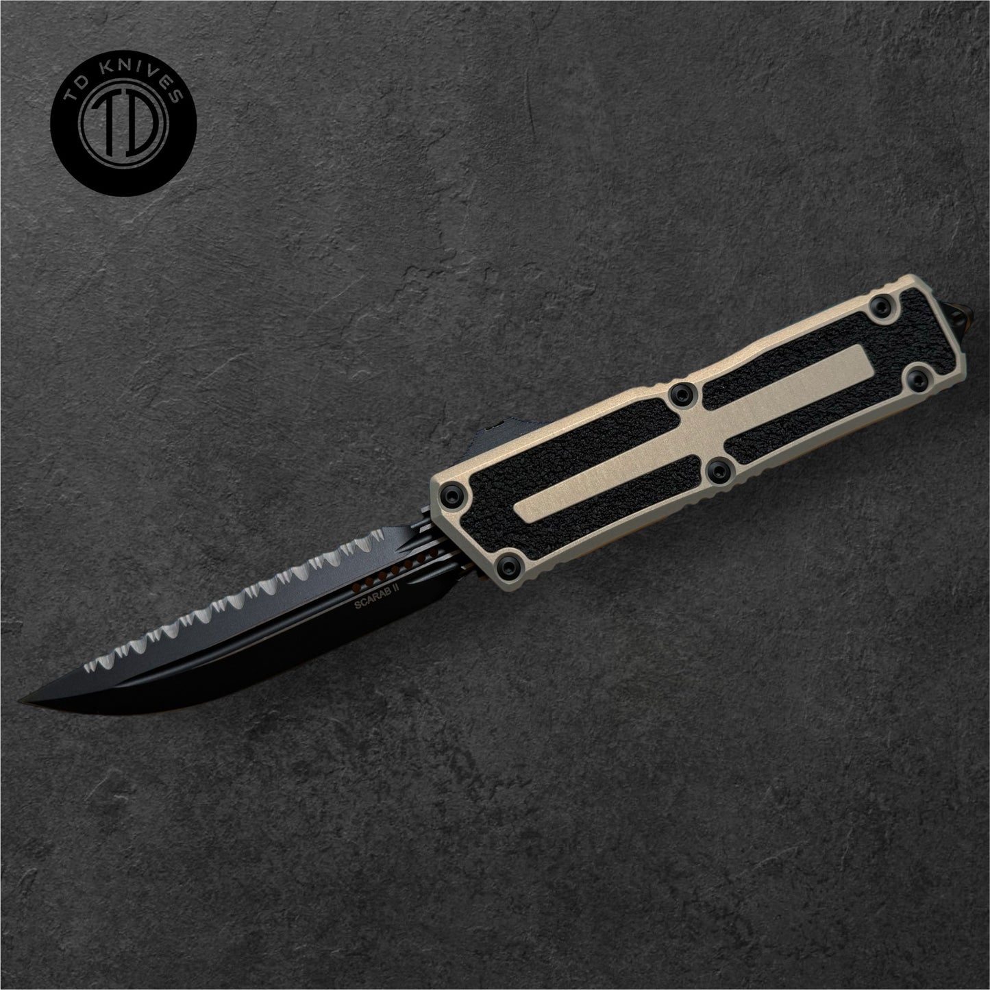 MICROTECH - Scarab II D/E-S Gen III in Sand W/ Black Full Serrated Blade Model: 1180-3 SN