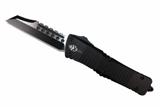 MICROTECH - Signature Series Combat Troodon in Tactical Black with Black Warhound Blade. Model # 219W-1TS